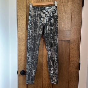 Lululemon Wunder under full length pants.